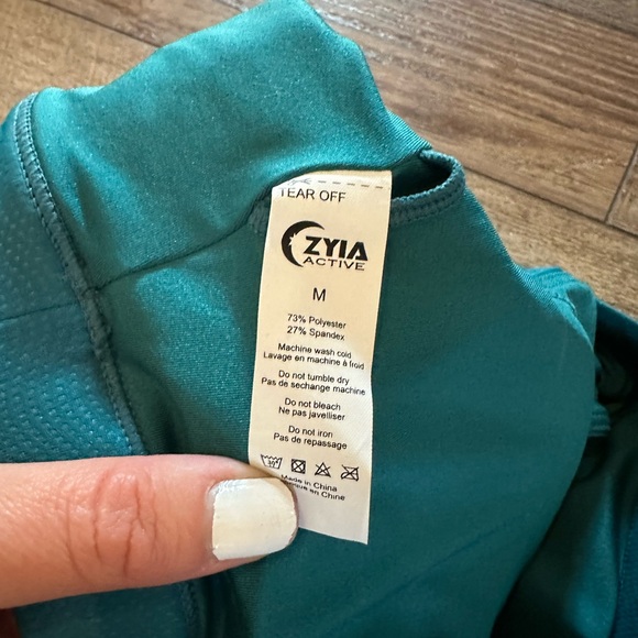 SOLD  Zyia Dark Emerald Vibrations Asym Light n Tight Bra - Picture 6 of 6